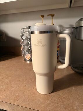 Stanley 40 oz Cream Travel Mug with Handle